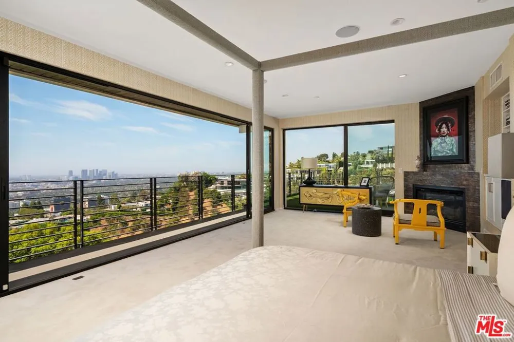 1501 Viewsite Terrace Los Angeles, CA 90069