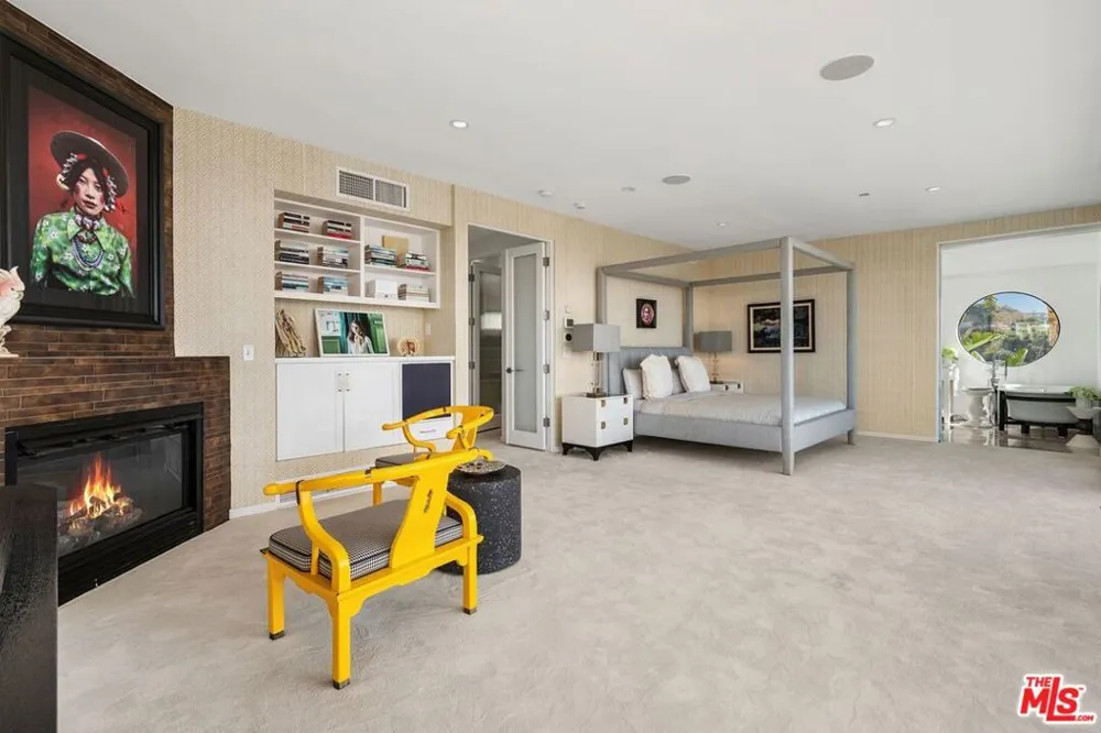 1501 Viewsite Terrace Los Angeles, CA 90069