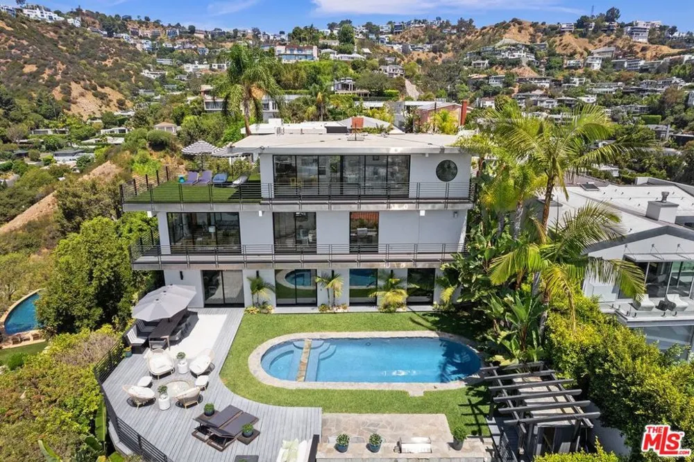 1501 Viewsite Terrace Los Angeles, CA 90069