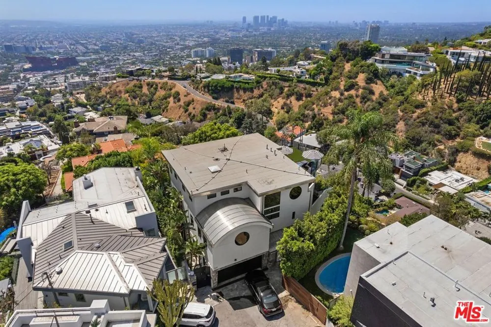 1501 Viewsite Terrace Los Angeles, CA 90069