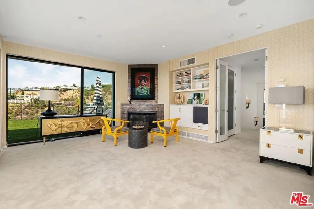 1501 Viewsite Terrace Los Angeles, CA 90069