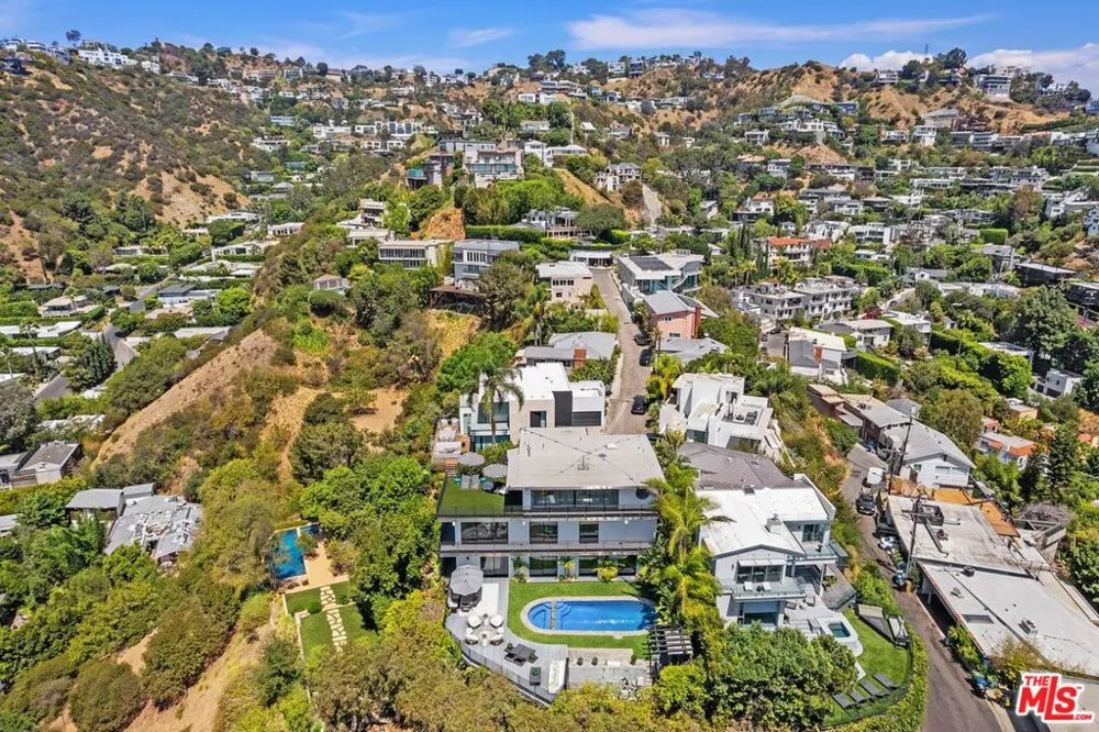 1501 Viewsite Terrace Los Angeles, CA 90069