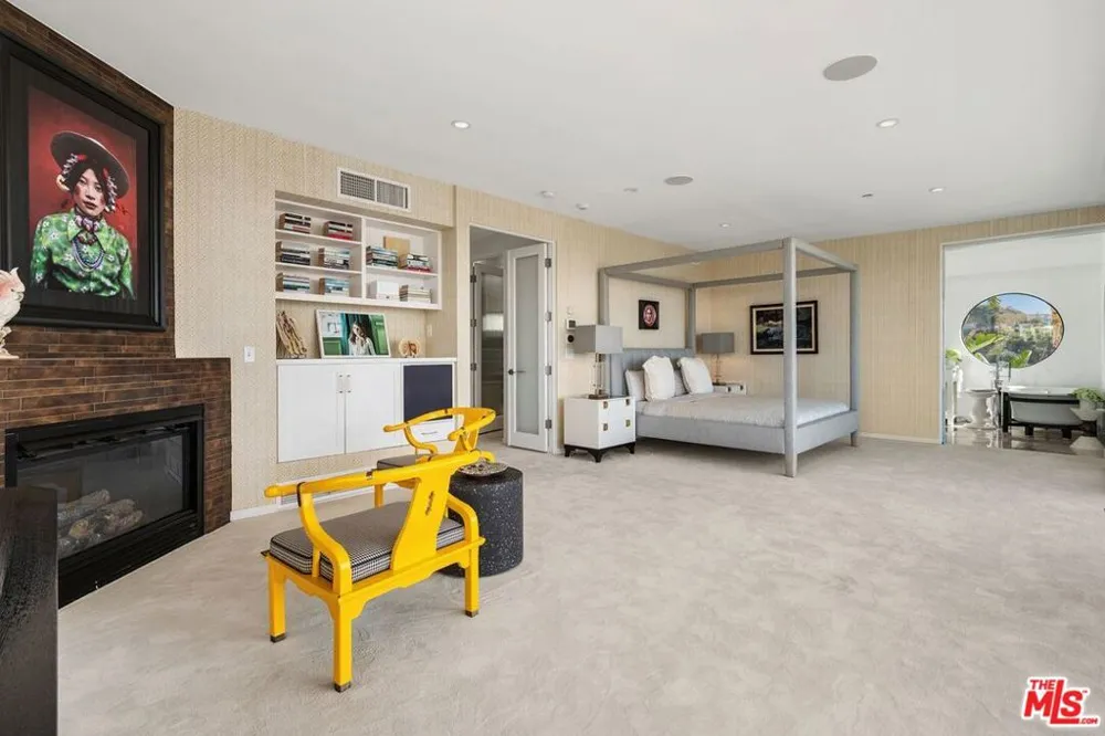 1501 Viewsite Terrace Los Angeles, CA 90069