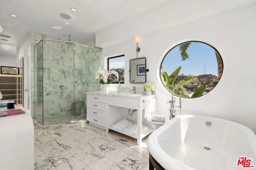 1501 Viewsite Terrace Los Angeles, CA 90069