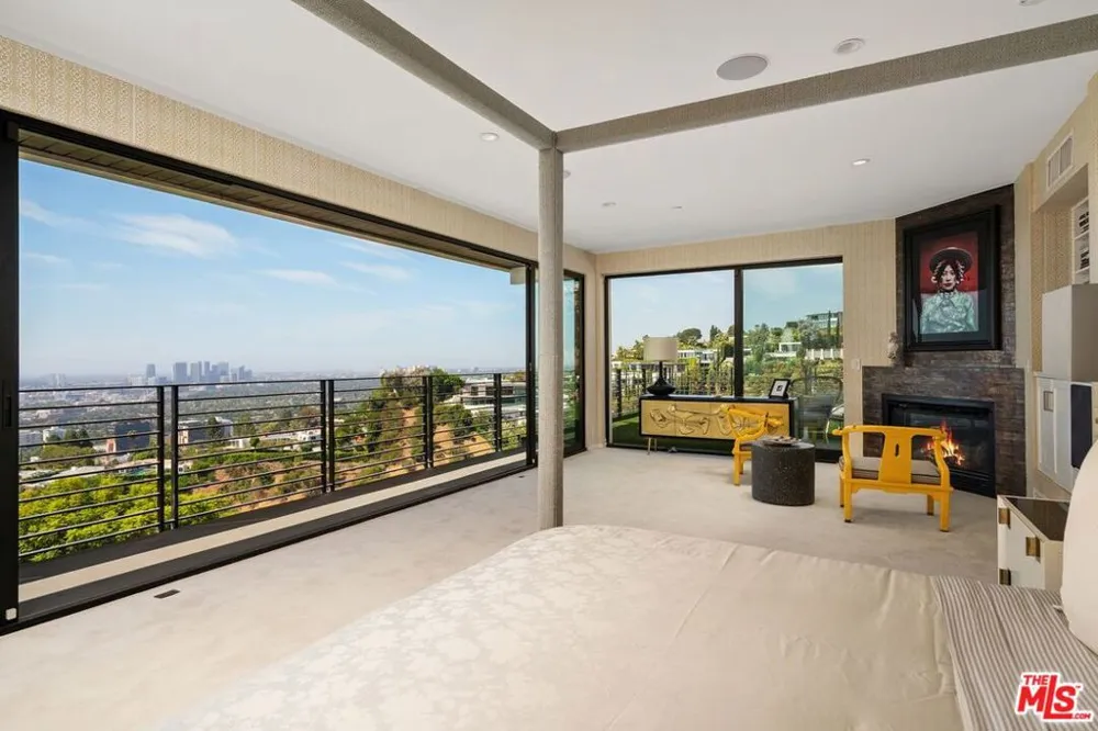 1501 Viewsite Terrace Los Angeles, CA 90069