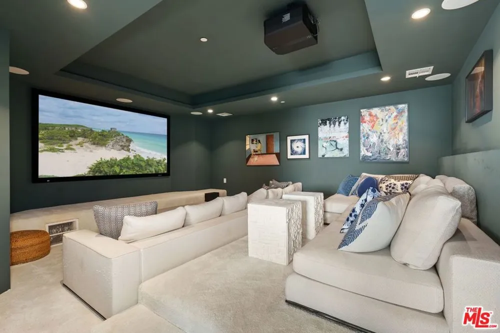 1501 Viewsite Terrace Los Angeles, CA 90069