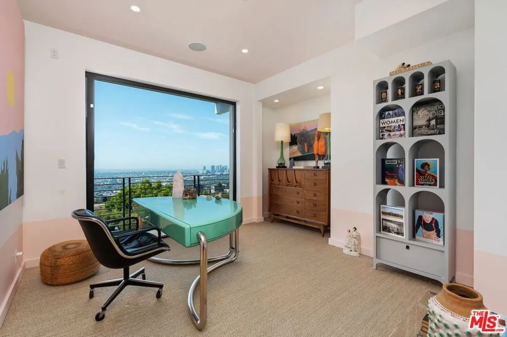 1501 Viewsite Terrace Los Angeles, CA 90069