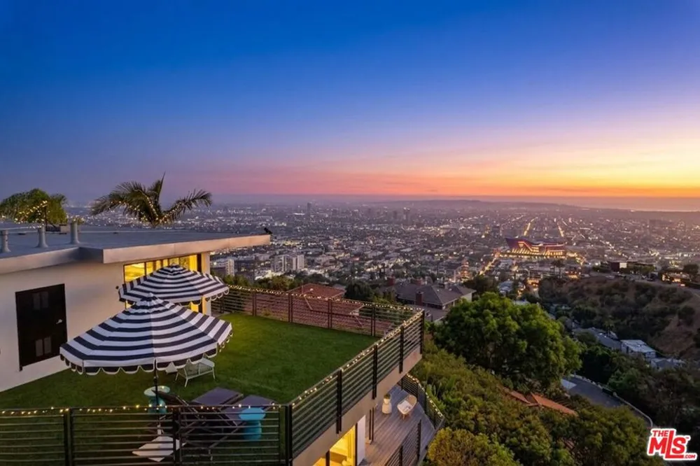1501 Viewsite Terrace Los Angeles, CA 90069