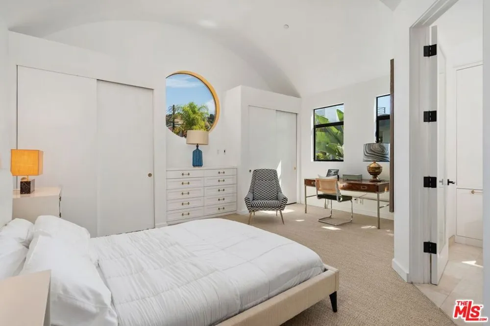 1501 Viewsite Terrace Los Angeles, CA 90069