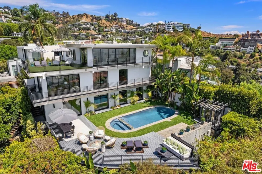 1501 Viewsite Terrace Los Angeles, CA 90069