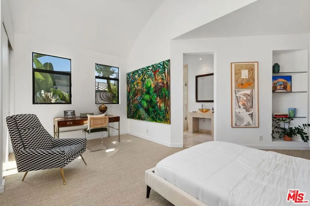 1501 Viewsite Terrace Los Angeles, CA 90069
