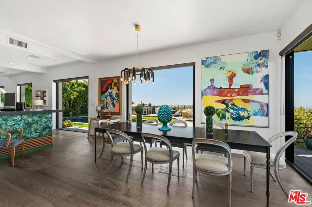 1501 Viewsite Terrace Los Angeles, CA 90069