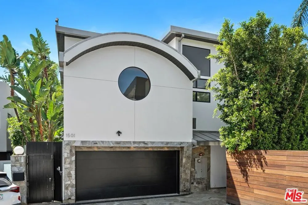 1501 Viewsite Terrace Los Angeles, CA 90069