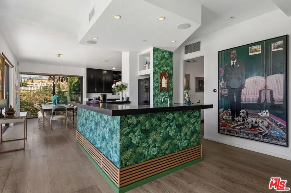 1501 Viewsite Terrace Los Angeles, CA 90069