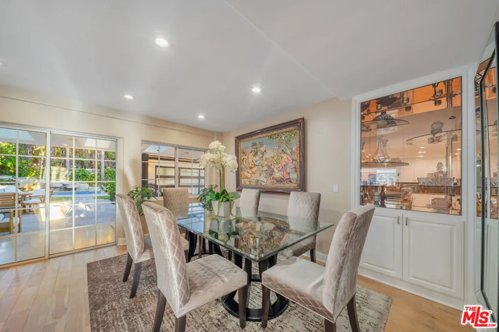 5526 Sylvia Avenue Los Angeles, CA 91356