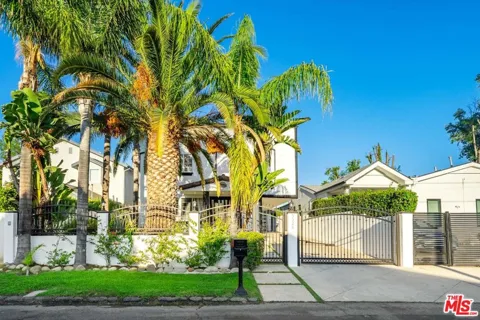 5526 Sylvia Avenue