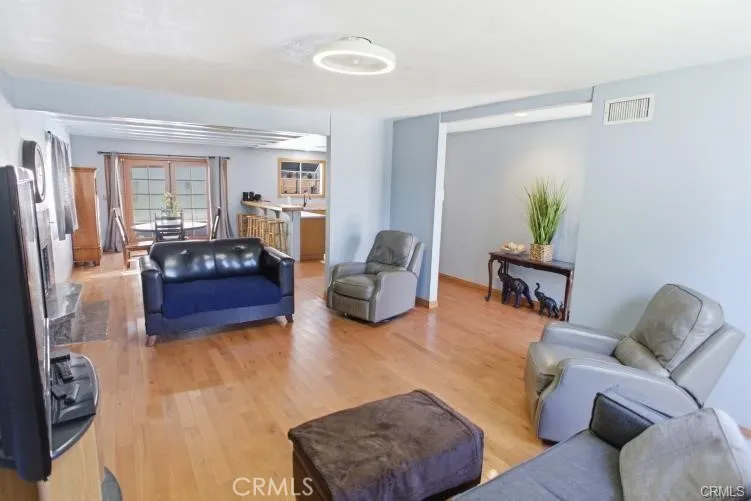 20247 Parthenia Winnetka, CA 91306