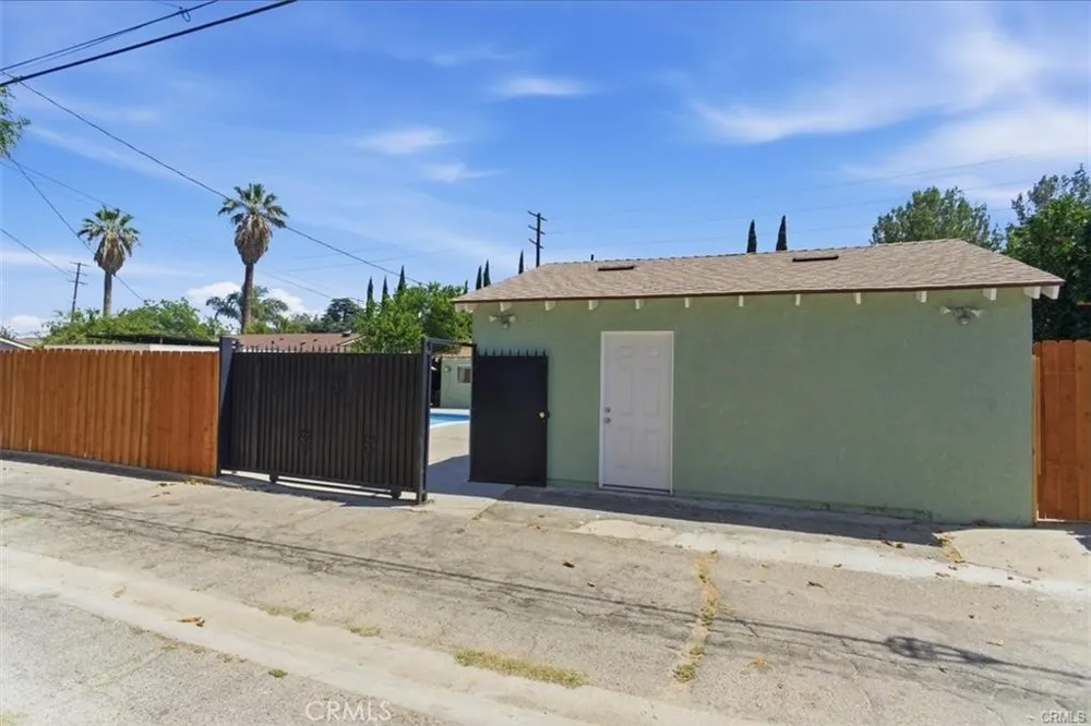 20247 Parthenia Winnetka, CA 91306