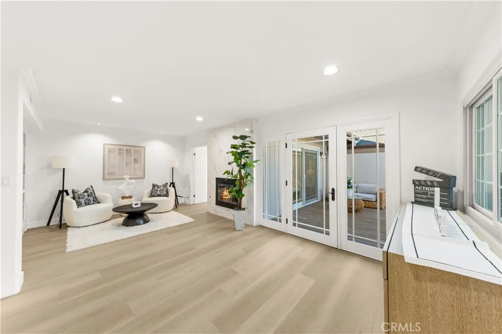 54 Willow Tree Irvine, CA 92612