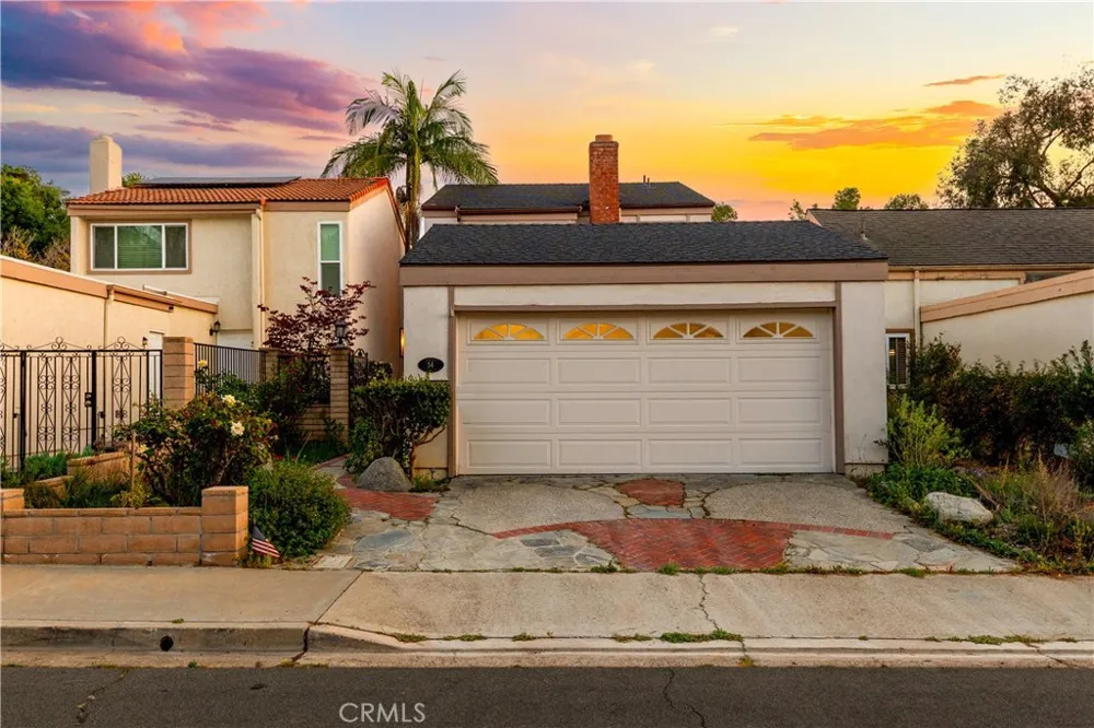 54 Willow Tree Irvine, CA 92612