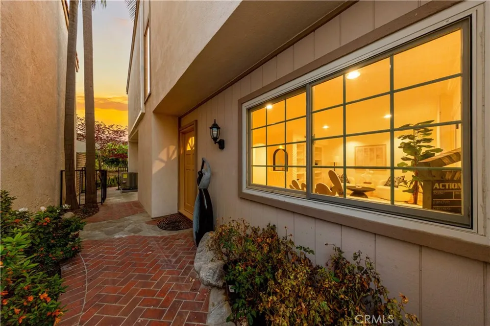 54 Willow Tree Irvine, CA 92612