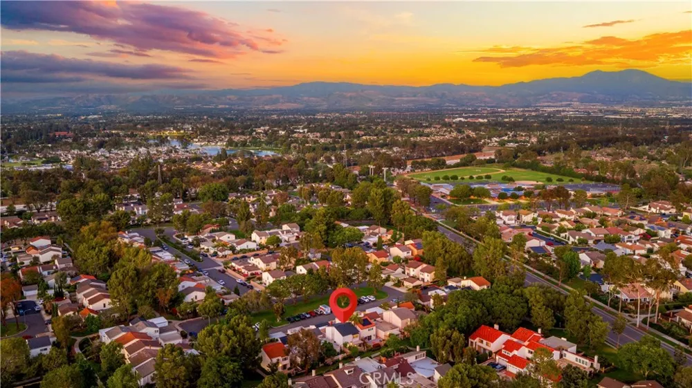 54 Willow Tree Irvine, CA 92612
