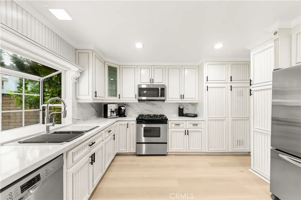 54 Willow Tree Irvine, CA 92612
