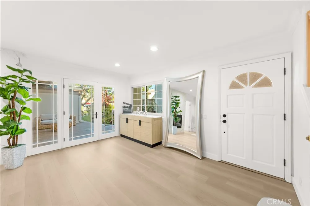 54 Willow Tree Irvine, CA 92612