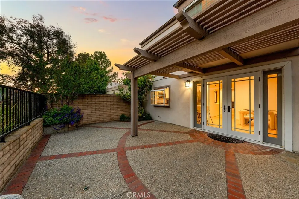 54 Willow Tree Irvine, CA 92612
