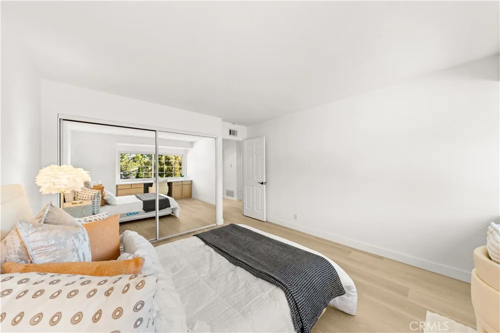 54 Willow Tree Irvine, CA 92612