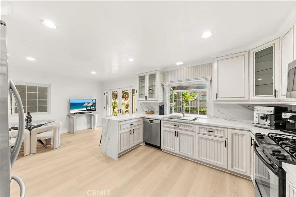 54 Willow Tree Irvine, CA 92612
