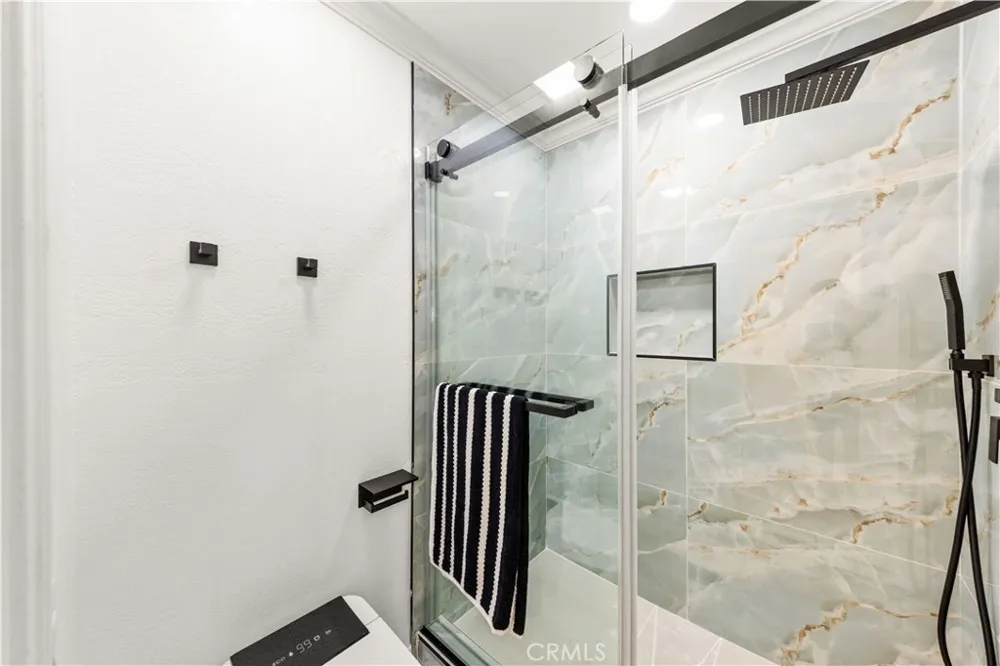 54 Willow Tree Irvine, CA 92612