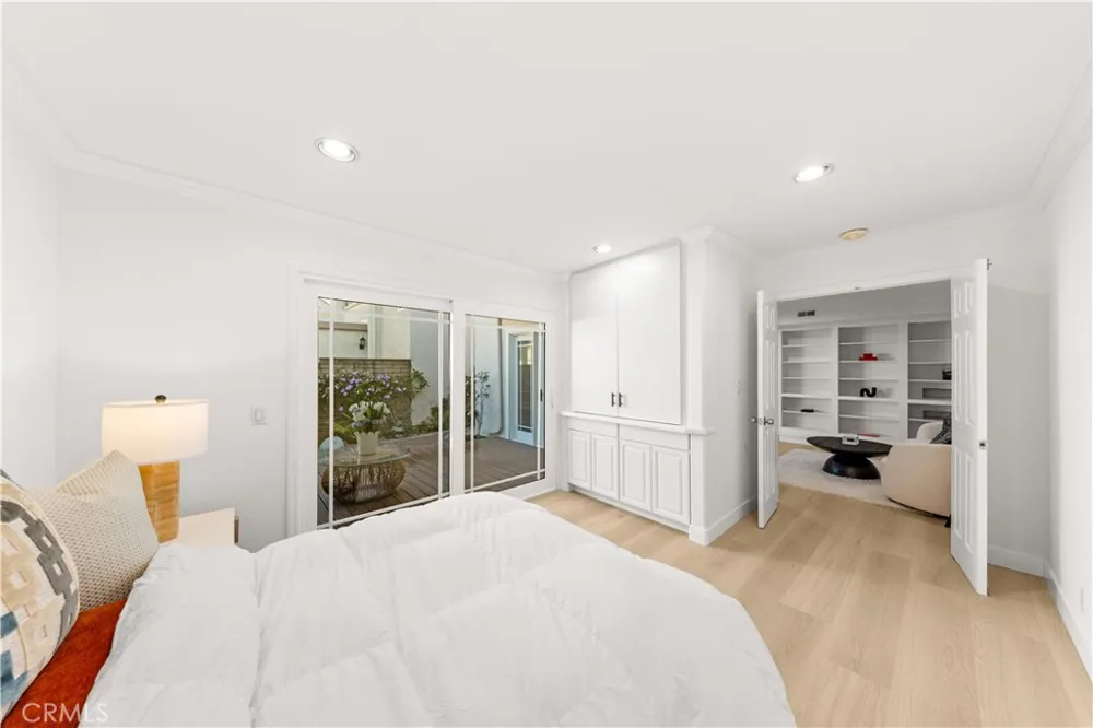 54 Willow Tree Irvine, CA 92612