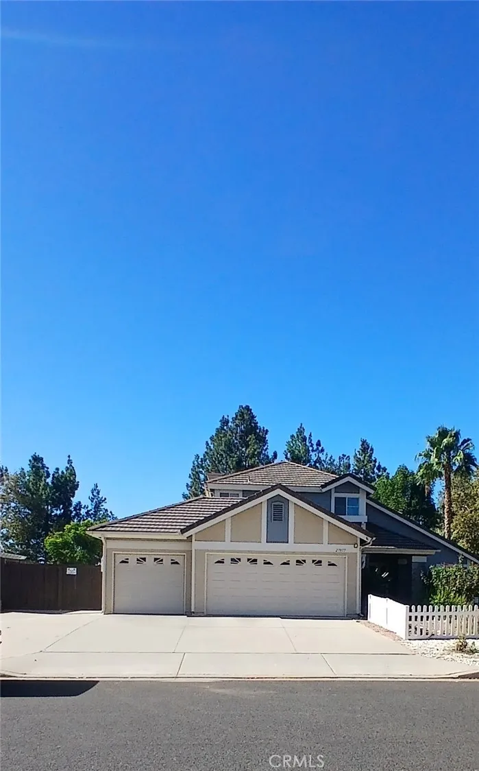 27877 Kalmia Moreno Valley, CA 92555