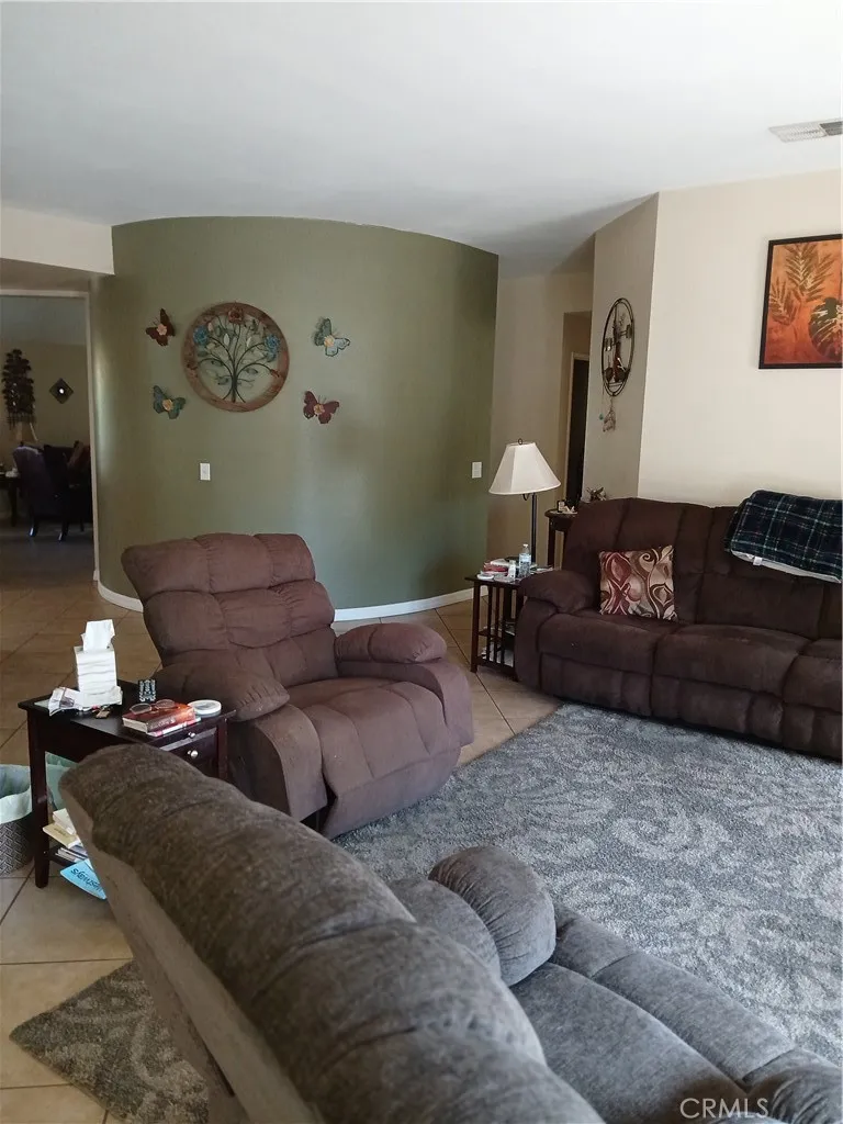 27877 Kalmia Moreno Valley, CA 92555