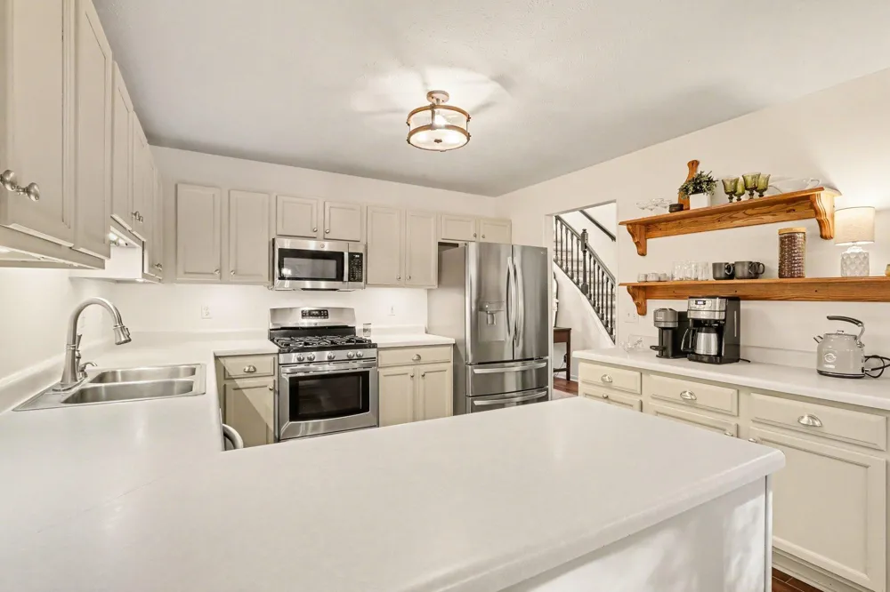 2963 Valley Glenn Circle Kalamazoo, MI 49004
