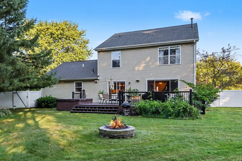 2963 Valley Glenn Circle Kalamazoo, MI 49004