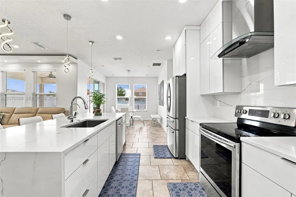 2050 Beacon Landing Circle Orlando, FL 32824