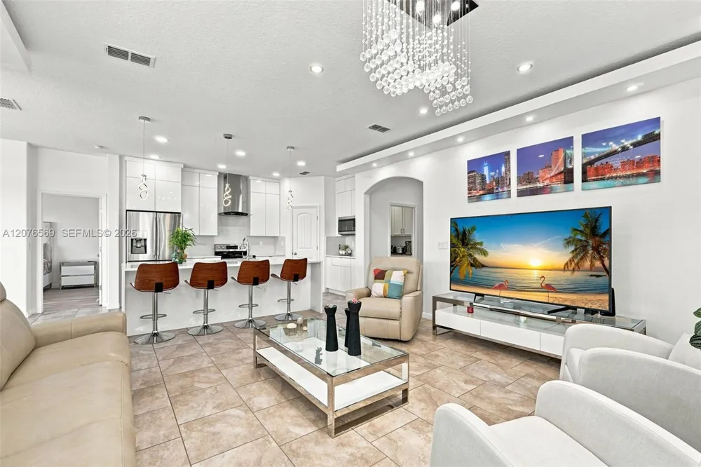 2050 Beacon Landing Circle Orlando, FL 32824
