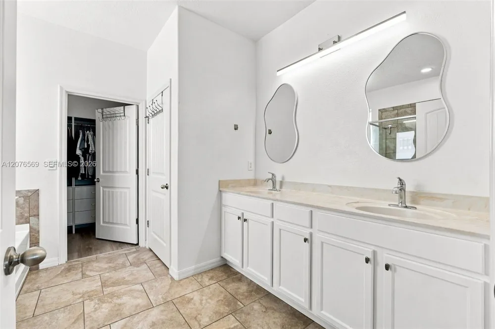 2050 Beacon Landing Circle Orlando, FL 32824