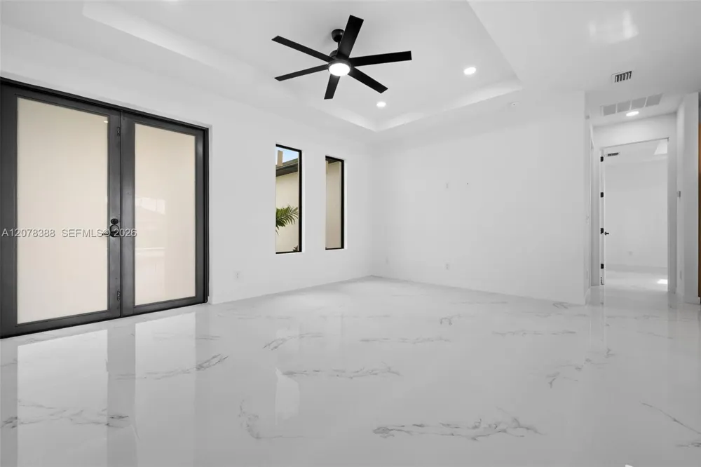 1609 NW 16th Ter Cape Coral, FL 33993