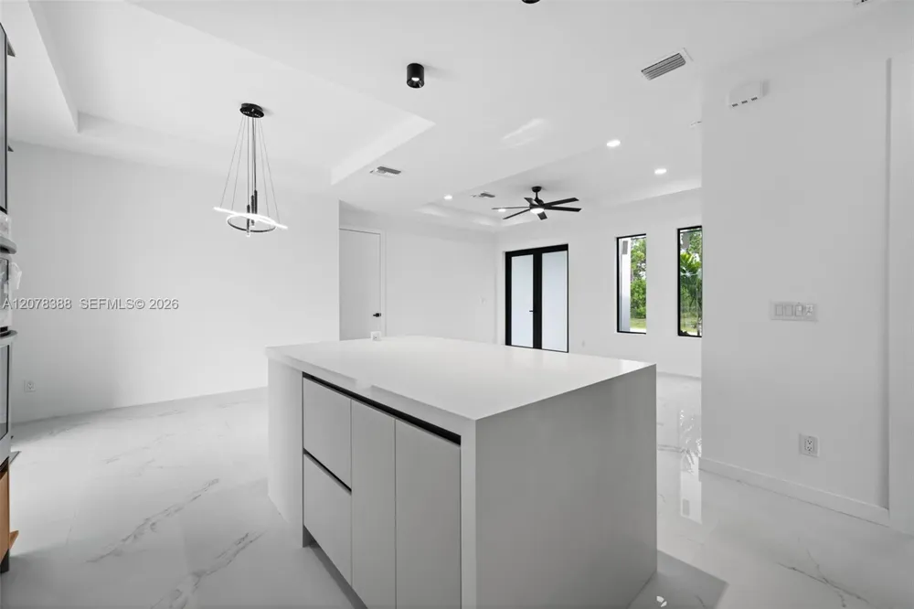 1609 NW 16th Ter Cape Coral, FL 33993