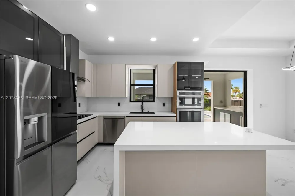 1609 NW 16th Ter Cape Coral, FL 33993