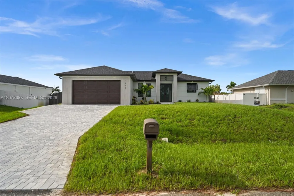 1609 NW 16th Ter Cape Coral, FL 33993