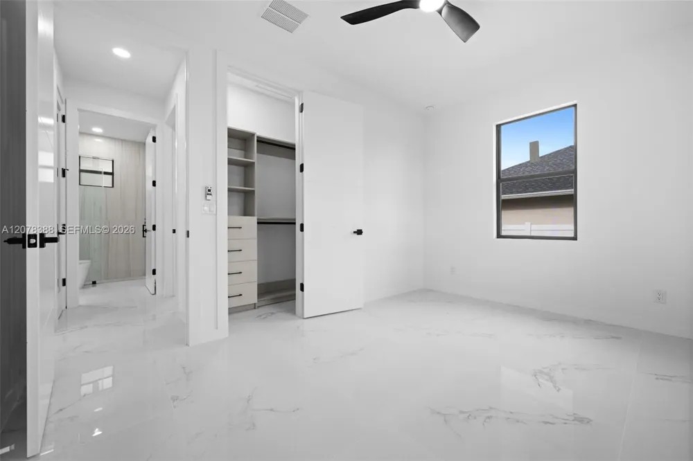 1609 NW 16th Ter Cape Coral, FL 33993