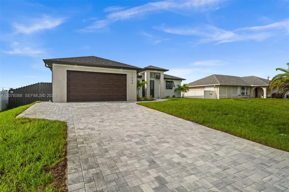 1609 NW 16th Ter Cape Coral, FL 33993