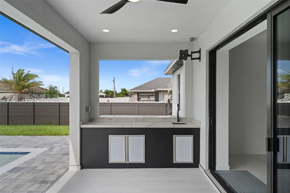 1609 NW 16th Ter Cape Coral, FL 33993