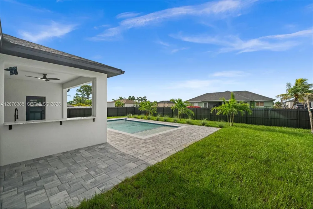 1609 NW 16th Ter Cape Coral, FL 33993