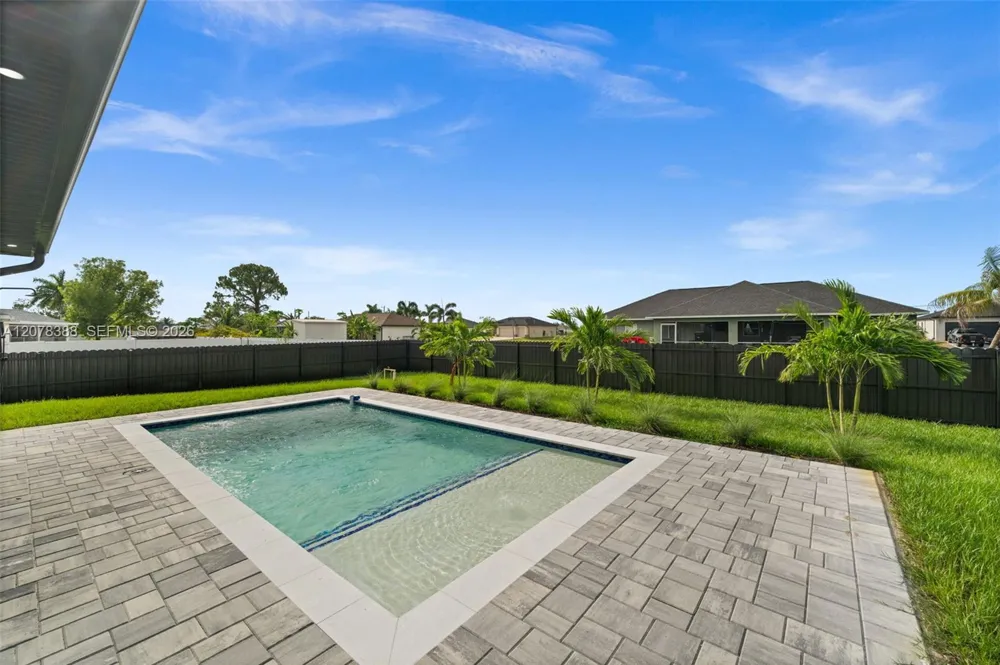1609 NW 16th Ter Cape Coral, FL 33993
