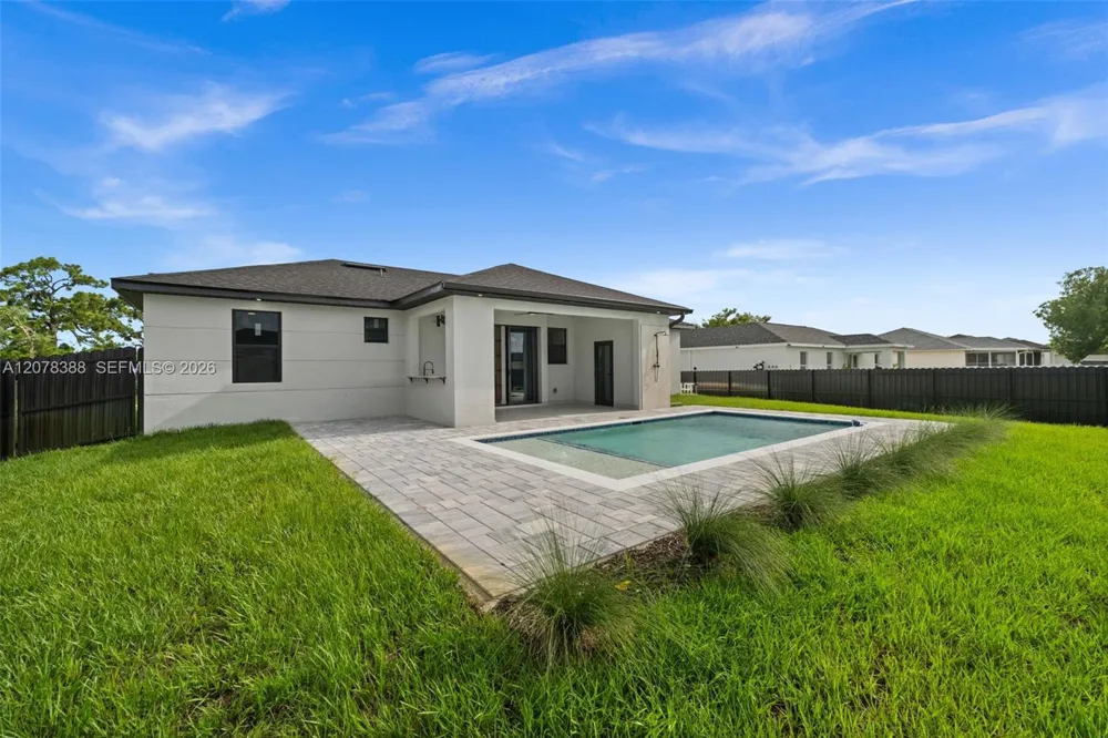 1609 NW 16th Ter Cape Coral, FL 33993